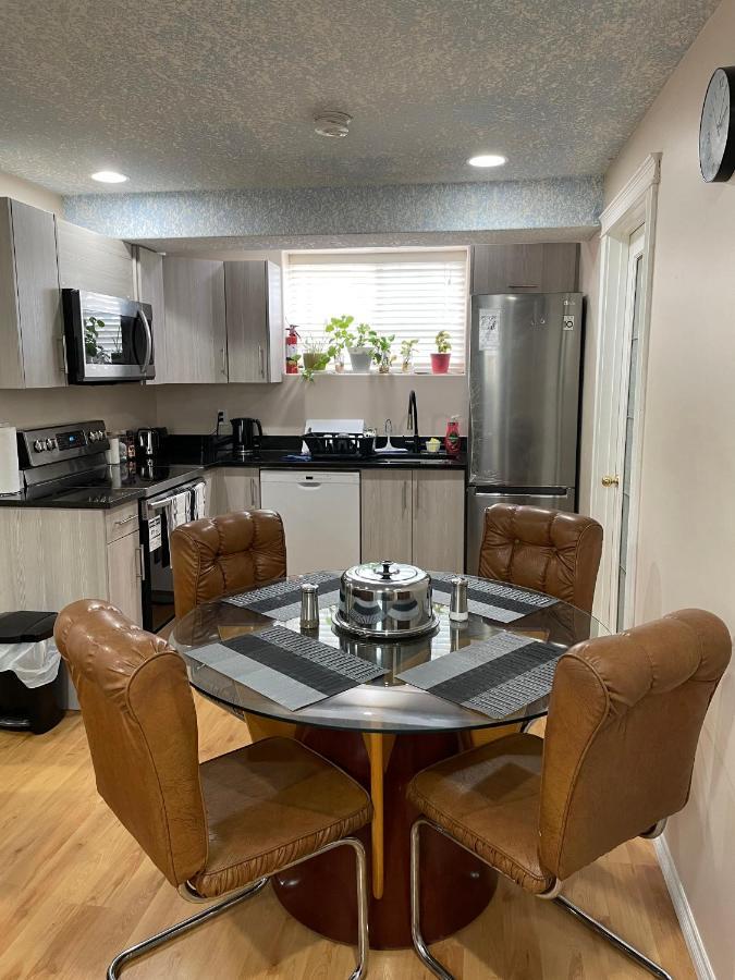 Super Luxury & Cozy Lower Level Apartment In Nw Calgary, Ab Close To Banff Extérieur photo
