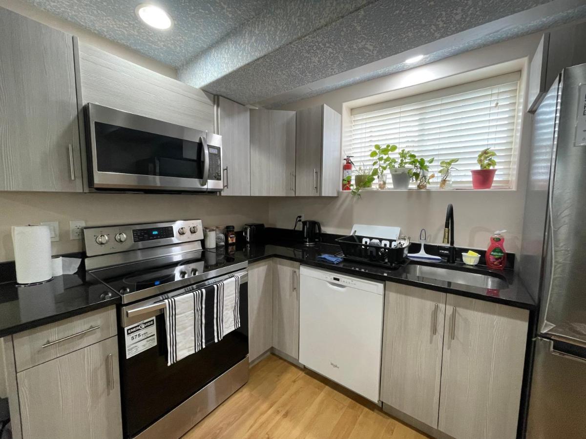 Super Luxury & Cozy Lower Level Apartment In Nw Calgary, Ab Close To Banff Extérieur photo