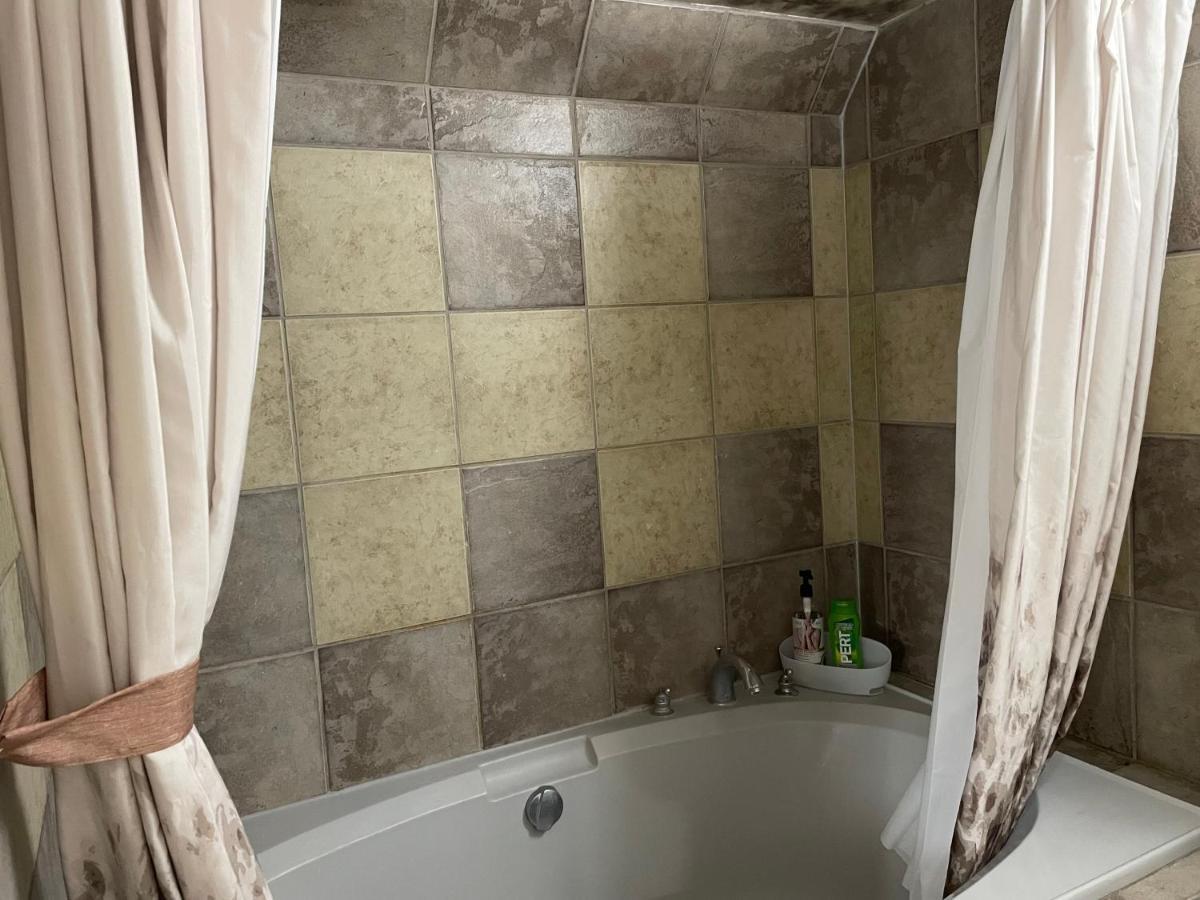 Super Luxury & Cozy Lower Level Apartment In Nw Calgary, Ab Close To Banff Extérieur photo